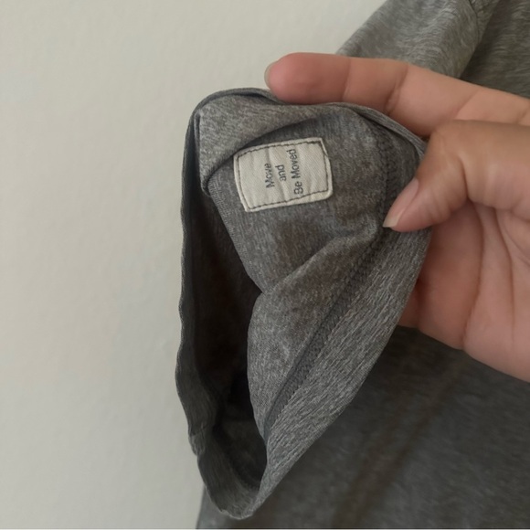 Vuori Strato Tech Tee Athletic Lounge Sporty Casual in grey Large - Picture 8 of 9